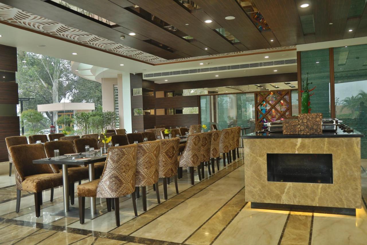 Aveo By Amatra, Gateway To Corbett Hotel Kashipur Eksteriør billede